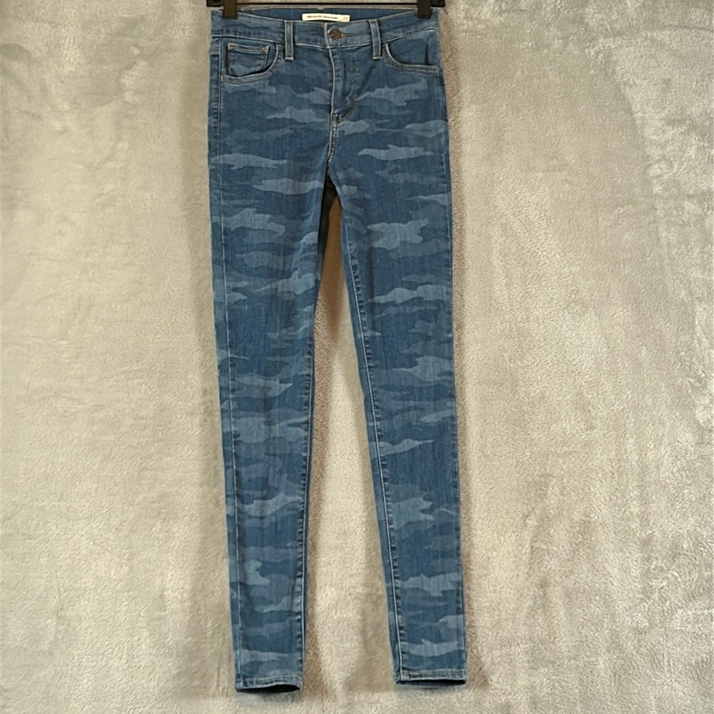 Levi’s 720 high-rise camouflage print, skinny jeans size 25